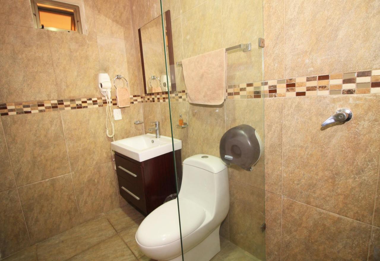 Papagayo Hotel Boutique Playa del Carmen Eksteriør billede Bathroom